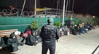 İzmir'de 25 düzensiz göçmen yakalandı