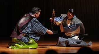 Japonya'nın Kyougen sahne geleneğini sürdüren ailenin 'değişmeyen' ilk yurt dışı temsil durağı Türkiye