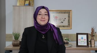 Kadın eliyle genç nesillerle buluşturulan ebru geleceğe taşınıyor
