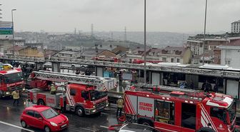 Kağıthane'de metrobüste çıkan yangın söndürüldü