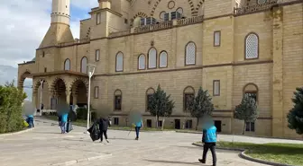 Kahramanmaraş'ta yükümlüler camilerde temizlik yaptı