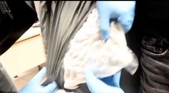 Kapıkule'de 2 kişinin montunda 12 kilogram uyuşturucu çıktı