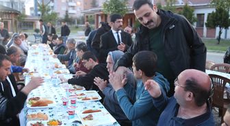 Karaisalı Kaymakamı Bozoğlan, engelli bireylerle iftarda buluştu