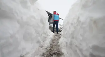 Kars'ta evleri yaşanmaz durumdaki üç aile devlet eliyle yeni yuvalarına kavuştu