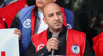 Karşıyaka Belediyesi işçileri 'eksik ve taksitli maaş' eylemi yaptı