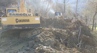 Kastamonu'da heyelan nedeniyle kapanan köy yolu ekiplerin çalışmasıyla ulaşıma açıldı
