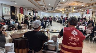 Kastamonu Vakıflar Bölge Müdürlüğü iftar sofrasıyla asırlık geleneğini yaşatıyor