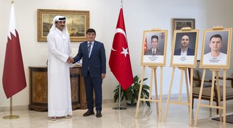 Katar Emiri, Türkiye'nin Doha Büyükelçiliğine taziye ziyaretinde bulundu