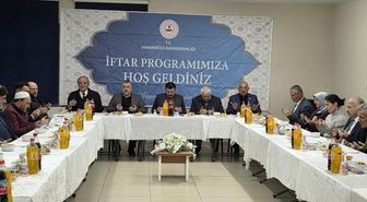 Kaymakam Arslan ve Belediye Başkanı Demir, muhtarlarla iftar yaptı