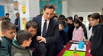 Kaymakam Beyazıt, 'Dilimizin Zenginlikleri' sergisini ziyaret etti