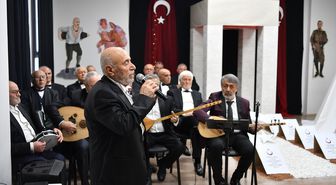 Kayseri'de Çanakkale Şehitlerini Anma Programı'nda öğrenciler ulu çınarlarla buluştu