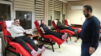 Kayseri'de Galatasaray taraftarları ile eğitim çalışanları kan bağışı yaptı