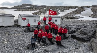 Antarktika'da 10. yıl: Türk bilim insanları gezegenin geleceği için çözüm arayışını sürdürüyor