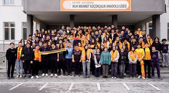 Kayserisporlu futbolcular lise öğrencileriyle buluştu