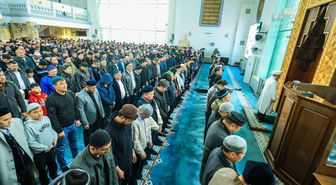 Kazakistan'da bayram namazı kılındı
