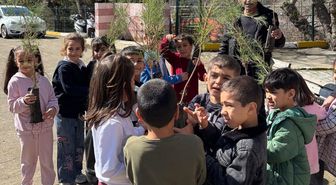 Keban'da öğrenciler fidan dikti