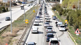 'Kilit kavşak' Kırıkkale'de bayram tatili dönüşü hareketliliği sürüyor