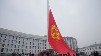 Kırgızistan'ın ikinci büyük şehri Oş'ta '3 Mart Devlet Bayrak Günü' kutlandı