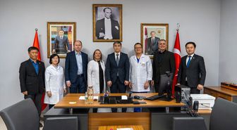 Kırgızistan Sağlık Bakanı Osmonov, Kırgız-Türk Dostluk Devlet Hastanesini ziyaret etti