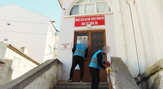 Kırklareli'nde yükümlüler camilerde temizlik yaptı
