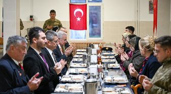Kırklareli Valisi Turan, Babaeski ilçesinde düzenlenen iftar programına katıldı