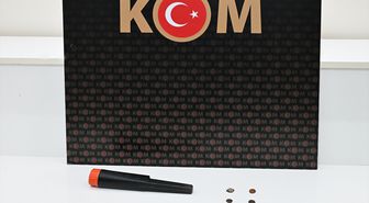Kırşehir'de aracında tarihi eser niteliğinde 4 sikke ele geçirilen sürücü gözaltına alındı