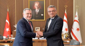 KKTC Cumhurbaşkanı Erhürman, Gençlik ve Spor Bakanı Bak ile görüştü