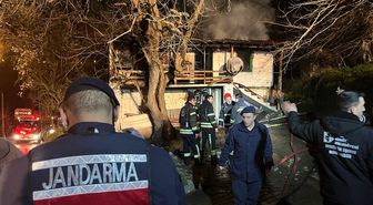 Kocaeli'de ahşap evde çıkan yangında 1 kişi hayatını kaybetti