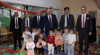 Kocaeli'de hükümlü annelerinin yanında barınan çocuklara bayram hediyeleri verildi
