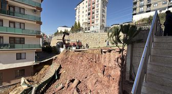 Kocaeli'de inşaat alanındaki çalışmalar sırasında istinat duvarı çöktü