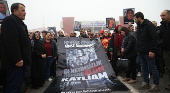 Kocaeli'deki fabrika yangınında ölenlerin yakınlarından 'adalet' talebi