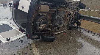 Konya'da otomobille hafif ticari aracın çarpıştığı kazada 2 kişi öldü, 4 kişi yaralandı