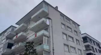 Küçükçekmece'de istinat duvarı yıkıldı; 5 katlı bina tahliye edildi