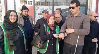 Kütahya'da görme engellilere konuşan saat desteği verildi