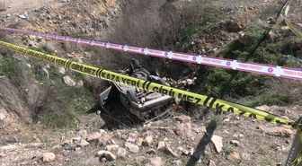 Kütahya'da şarampole devrilen otomobildeki 2 kişi öldü