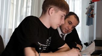 LGS'ye hazırlanan Eymen, sınav kaygısını resimle hafifletiyor