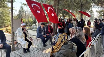 Malatya'da devlet korumasındaki çocuklar şehitliği ziyaret etti