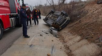 Malatya'da devrilen otomobildeki 6 kişi yaralandı