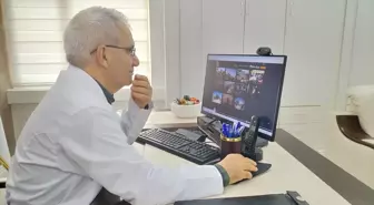 Manavgat Devlet Hastanesi Başhekimi Mehmet Deniz, AA'nın 'Yılın Kareleri' oylamasına katıldı