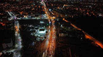 Manisa'da bayram tatilinin ikinci gününde trafik yoğunluğu yaşanıyor