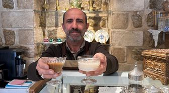 Mardin'e özgü eşinin evde hazırladığı tatlılar ilgi görüyor