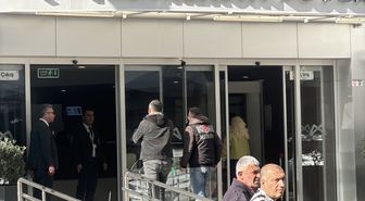 Mersin Büyükşehir Belediyesinde 'ihaleye fesat karıştırma' iddiasıyla polis ekiplerince arama yapılıyor
