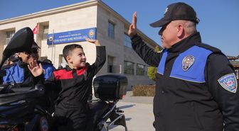 Mersin'de DMD hastası çocuğun polis olma hayali bir günlüğüne gerçek oldu