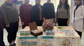 Merzifon'da gebelik ve doğum bilgilendirme standı kuruldu