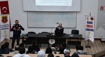 Merzifon'da üniversite öğrencileri jandarma ekiplerince bilgilendirildi