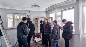Meslek liseliler kırsaldaki yaşlı ve ihtiyaç sahiplerinin evlerine 'ışık' oluyor