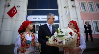 Milli Eğitim Bakan Yardımcısı Yılmaz, Çanakkale'de bir okulu ziyaret etti
