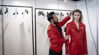 Moskova Moda Haftası'nda Türk tasarımcının koleksiyonu ilgiyle karşılandı