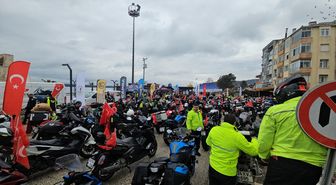 Motosiklet tutkunları Gelibolu Yarımadası'nda şehitlere saygı için buluştu