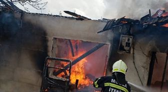 Muğla'da çıkan yangında tek katlı ev kullanılamaz hale geldi